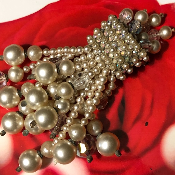 Vintage Pearl, Crystal, Rhinestone Dangle Brooch - Picture 3 of 7